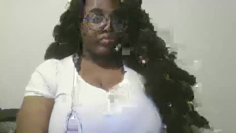 Snapshot of ebonybigtitqueen3 chatting on November 5, 2:00 am ebonybigtitqueen3 online show from November 5, 2:00 am