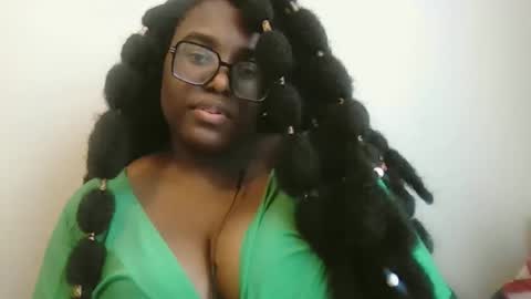 Snapshot of ebonybigtitqueen3 chatting on November 14, 7:23 pm ebonybigtitqueen3 online show from November 14, 7:23 pm