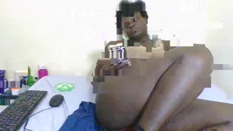 Snapshot of ebonyblack28 chatting on February 6, 7:17 pm MELVINE online show from February 6, 7:17 pm