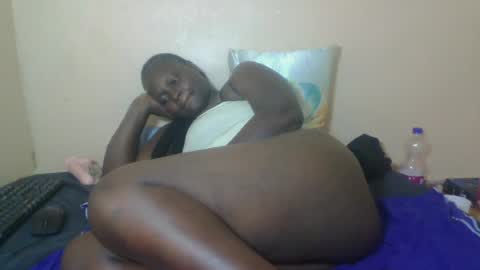 Snapshot of ebonyblack28 chatting on June 24, 7:57 pm MELVINE online show from June 24, 7:57 pm