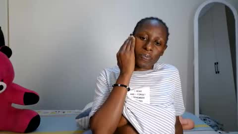 Snapshot of ebonychocholate254 chatting on June 3, 11:24 am ebonychocholate254 online show from June 3, 11:24 am