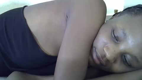Snapshot of ebonycutegal4 chatting on October 1, 12:33 pm MELLEN online show from October 1, 12:33 pm