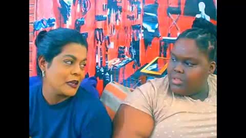 ebonyhotbuns4u2luv online show from November 6, 6:14 am