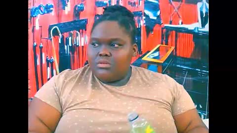 ebonyhotbuns4u2luv online show from November 18, 9:36 am