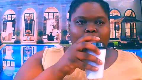 Snapshot of ebonyhotbuns4u2luv chatting on July 7, 7:34 am ebonyhotbuns4u2luv online show from July 7, 7:34 am