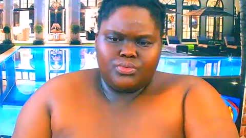 Snapshot of ebonyhotbuns4u2luv chatting on July 18, 12:04 am ebonyhotbuns4u2luv online show from July 18, 12:04 am