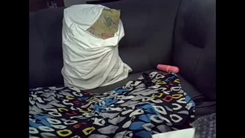 Snapshot of ebonykiki chatting on February 19, 12:35 am ebonykiki online show from February 19, 12:35 am