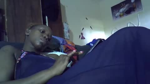 Snapshot of ebonykiki chatting on April 11, 7:45 am ebonykiki online show from April 11, 7:45 am