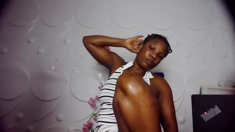 ebonykissxx online show from June 15, 10:45 pm