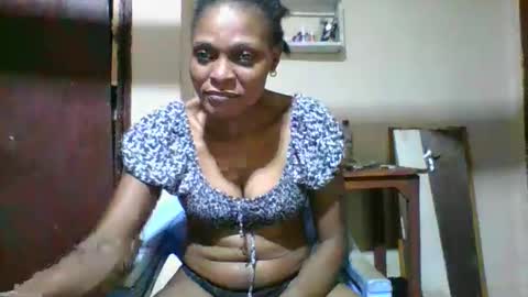 Snapshot of ebonyqueen4 chatting on April 23, 8:02 am JACKLINE online show from April 23, 8:02 am