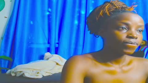 Snapshot of ebonysmilz88 chatting on February 13, 6:20 am ebonysmilz88 online show from February 13, 6:20 am