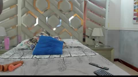 ebonysquirtcol online show from January 10, 11:09 pm