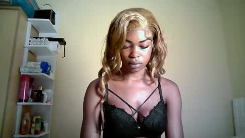 Snapshot of ebonytanqueen chatting on April 20, 2:47 am ebonytanqueen online show from April 20, 2:47 am