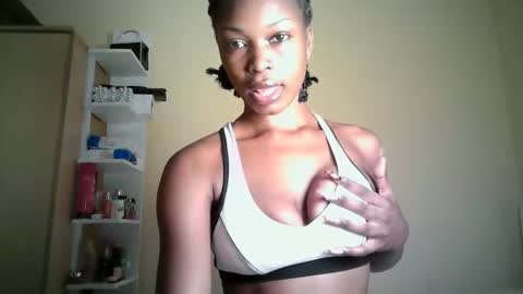 Snapshot of ebonytanqueen chatting on April 28, 10:04 pm ebonytanqueen online show from April 28, 10:04 pm