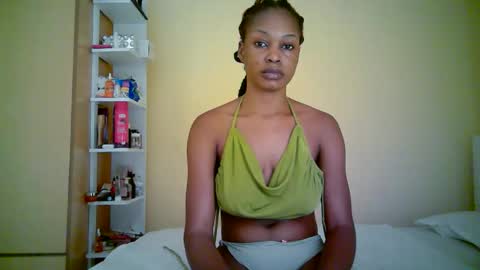 Snapshot of ebonytanqueen chatting on May 17, 11:56 pm ebonytanqueen online show from May 17, 11:56 pm