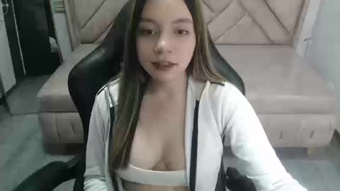 Snapshot of eco_deluna_v chatting on March 20, 1:16 pm Hi Stream 800am to 200pm online show from March 20, 1:16 pm
