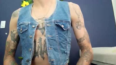 Snapshot of ed_big_cock chatting on September 25, 5:27 pm Edd Gallego online show from September 25, 5:27 pm