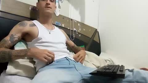 Snapshot of ed_big_cock chatting on October 21, 6:08 pm Edd Gallego online show from October 21, 6:08 pm