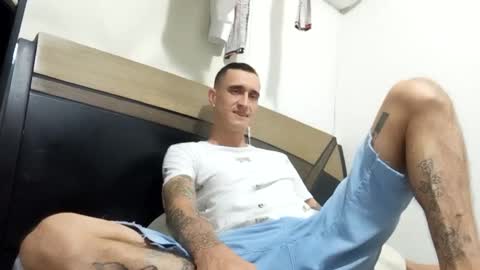 Snapshot of ed_big_cock chatting on November 7, 7:03 pm Edd Gallego online show from November 7, 7:03 pm