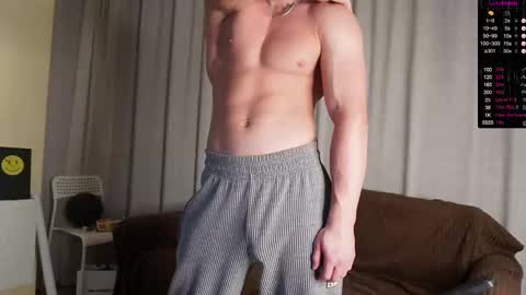 Snapshot of ed_hooligan chatting on October 3, 3:20 pm ed_hooligan online show from October 3, 3:20 pm