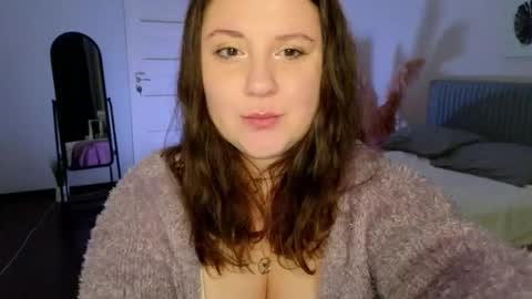 Snapshot of edalyn_af chatting on September 27, 7:08 pm online show from September 27, 7:08 pm