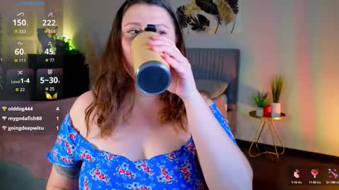 Snapshot of edalyn_af chatting on October 8, 7:11 pm online show from October 8, 7:11 pm