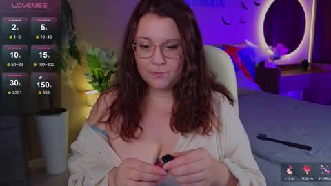 Snapshot of edalyn_af chatting on November 1, 9:17 pm online show from November 1, 9:17 pm