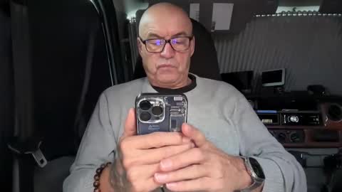 eddelmar online show from December 19, 2:02 pm