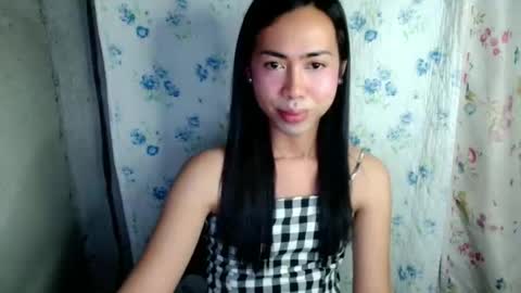 Snapshot of eddfox001 chatting on February 20, 1:22 pm eddfox001 online show from February 20, 1:22 pm