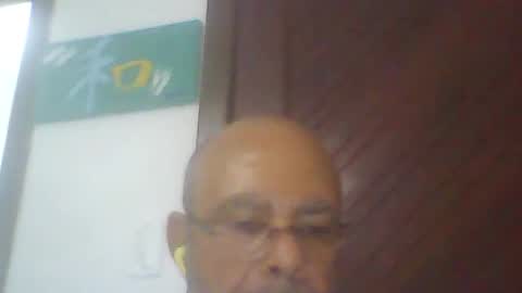 Snapshot of edgar14q4 chatting on July 6, 12:18 am edgar14q4 online show from July 6, 12:18 am