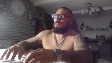 edgarram83 online show from November 21, 6:23 am