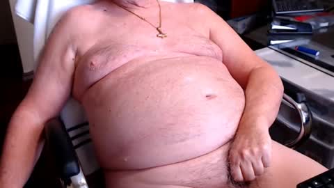 Snapshot of edginginedmonton chatting on February 5, 5:31 pm edginginedmonton online show from February 5, 5:31 pm