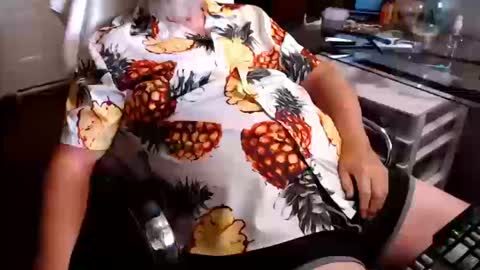 Snapshot of edginginedmonton chatting on October 15, 7:36 pm edginginedmonton online show from October 15, 7:36 pm