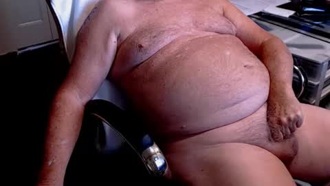 Snapshot of edginginedmonton chatting on November 11, 8:42 pm edginginedmonton online show from November 11, 8:42 pm