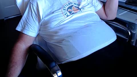 Snapshot of edginginedmonton chatting on November 16, 8:25 pm edginginedmonton online show from November 16, 8:25 pm