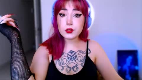 Snapshot of ediefris chatting on April 24, 8:39 am fickle demon made of clumps of matter online show from April 24, 8:39 am