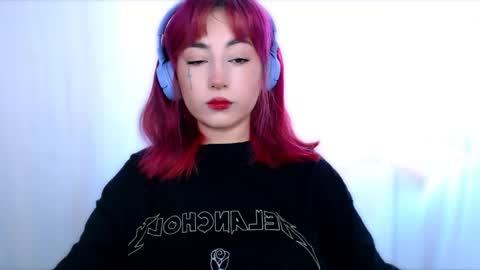 Snapshot of ediefris chatting on April 25, 9:01 am fickle demon made of clumps of matter online show from April 25, 9:01 am