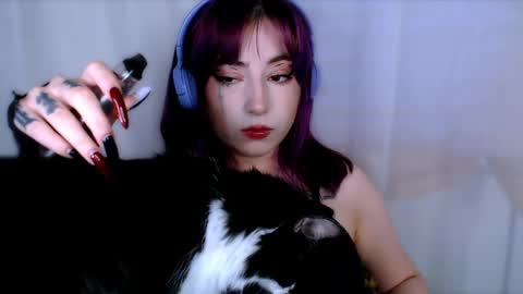 Snapshot of ediefris chatting on May 3, 11:22 pm fickle demon made of clumps of matter online show from May 3, 11:22 pm