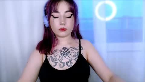 Snapshot of ediefris chatting on May 19, 11:11 pm fickle demon made of clumps of matter online show from May 19, 11:11 pm