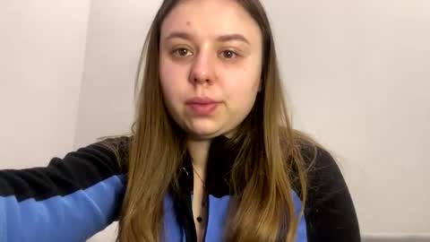 Snapshot of edina77 chatting on March 13, 10:44 am Edina online show from March 13, 10:44 am