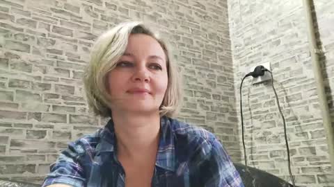 Snapshot of edithmanning chatting on December 21, 7:13 am edithmanning online show from December 21, 7:13 am