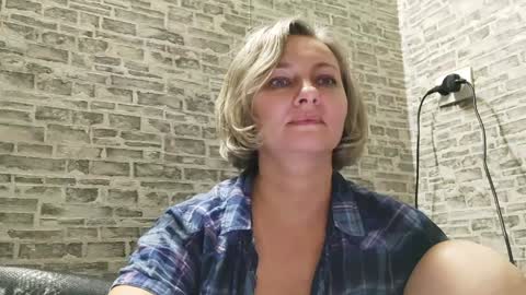 Snapshot of edithmanning chatting on December 21, 5:51 pm edithmanning online show from December 21, 5:51 pm