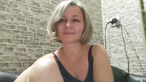 Snapshot of edithmanning chatting on December 24, 5:13 pm edithmanning online show from December 24, 5:13 pm