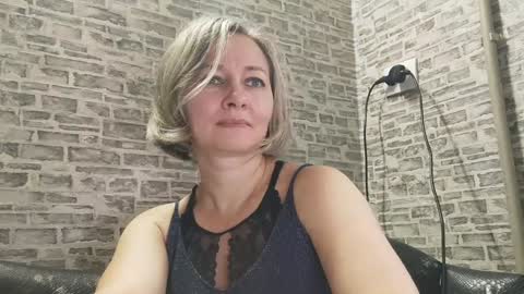 Snapshot of edithmanning chatting on December 25, 8:07 am edithmanning online show from December 25, 8:07 am