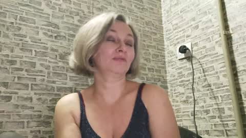 Snapshot of edithmanning chatting on January 4, 6:51 pm edithmanning online show from January 4, 6:51 pm