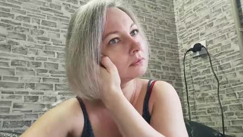 Snapshot of edithmanning chatting on January 5, 9:05 am edithmanning online show from January 5, 9:05 am