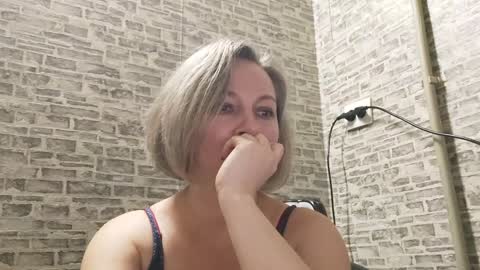 Snapshot of edithmanning chatting on January 6, 2:25 pm edithmanning online show from January 6, 2:25 pm