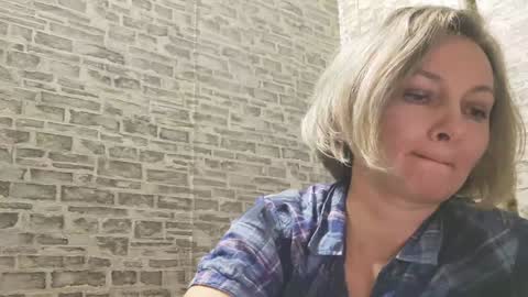 Snapshot of edithmanning chatting on January 8, 3:28 pm edithmanning online show from January 8, 3:28 pm