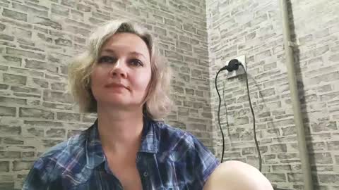 Snapshot of edithmanning chatting on January 14, 9:13 am edithmanning online show from January 14, 9:13 am