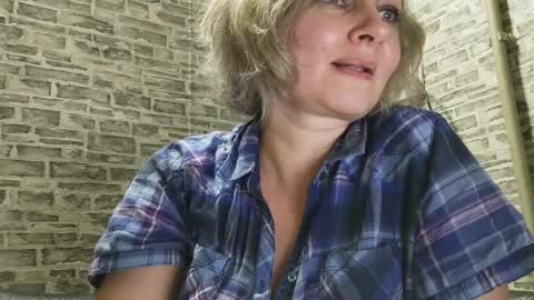 Snapshot of edithmanning chatting on January 14, 3:15 pm edithmanning online show from January 14, 3:15 pm